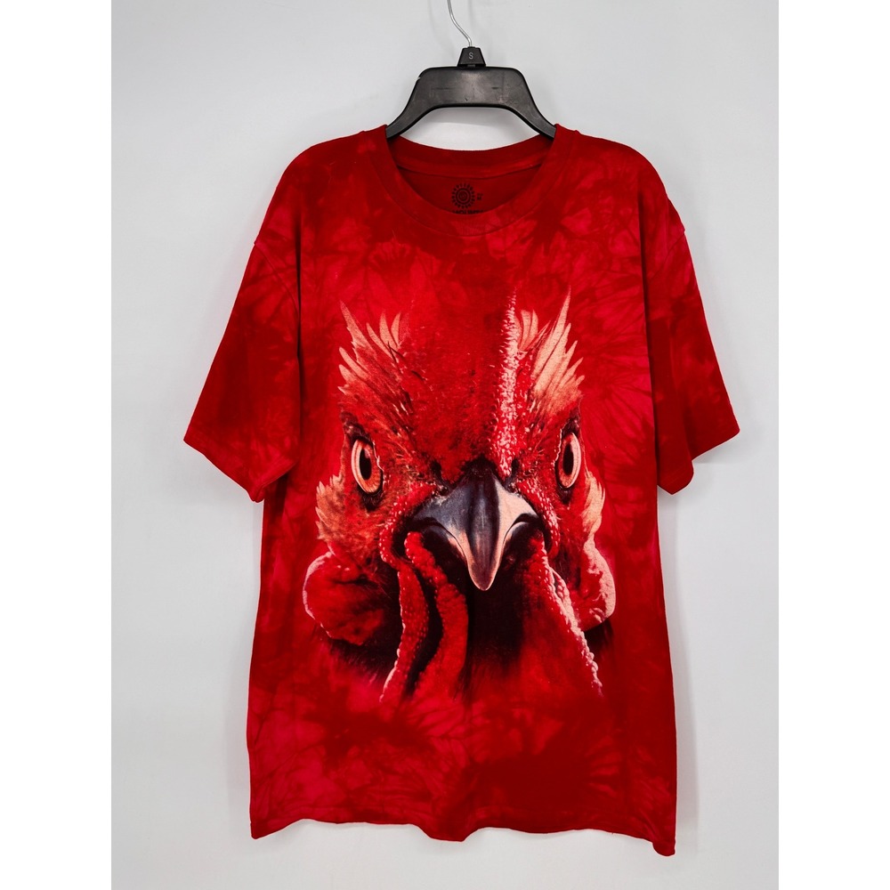 The Mountain Rooster Graphic T-Shirt Mens Medium Red Tie Dye Animal Print